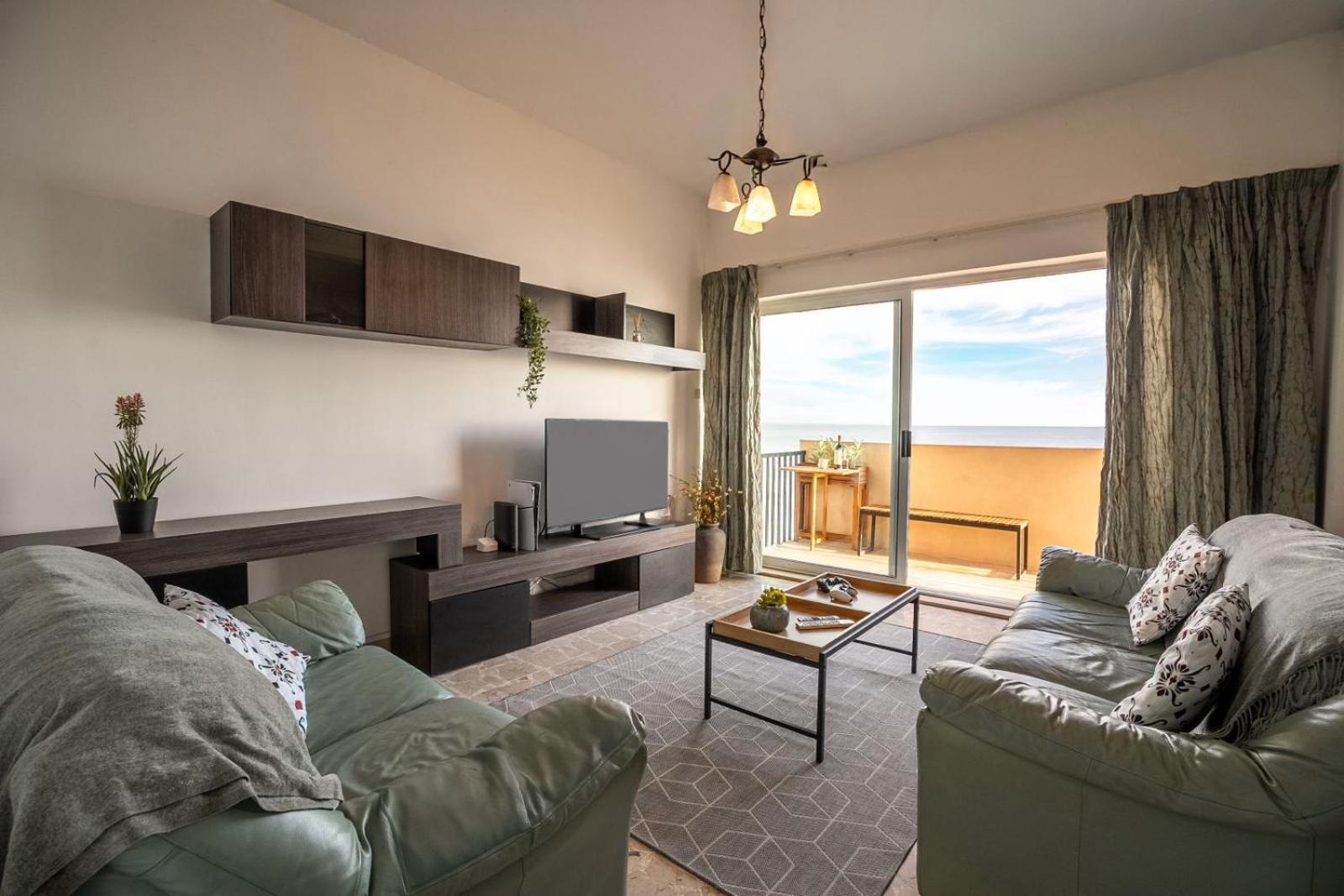 Sea Front 3 Bedroom With Ps5 Sliema