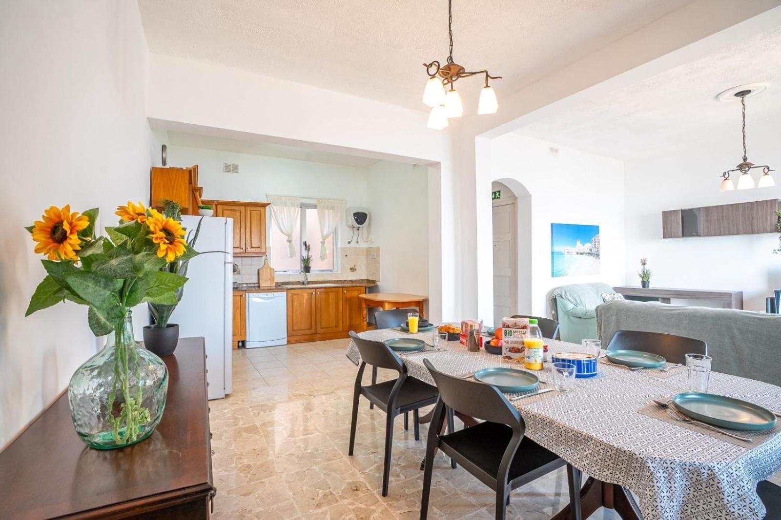 Sea Front 3 Bedroom With Ps5