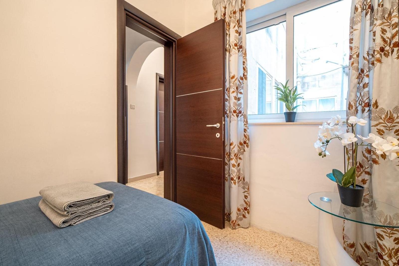 Apartment Sea Front 3 Bedroom With Ps5 Sliema